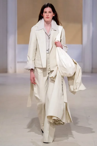 Look 23